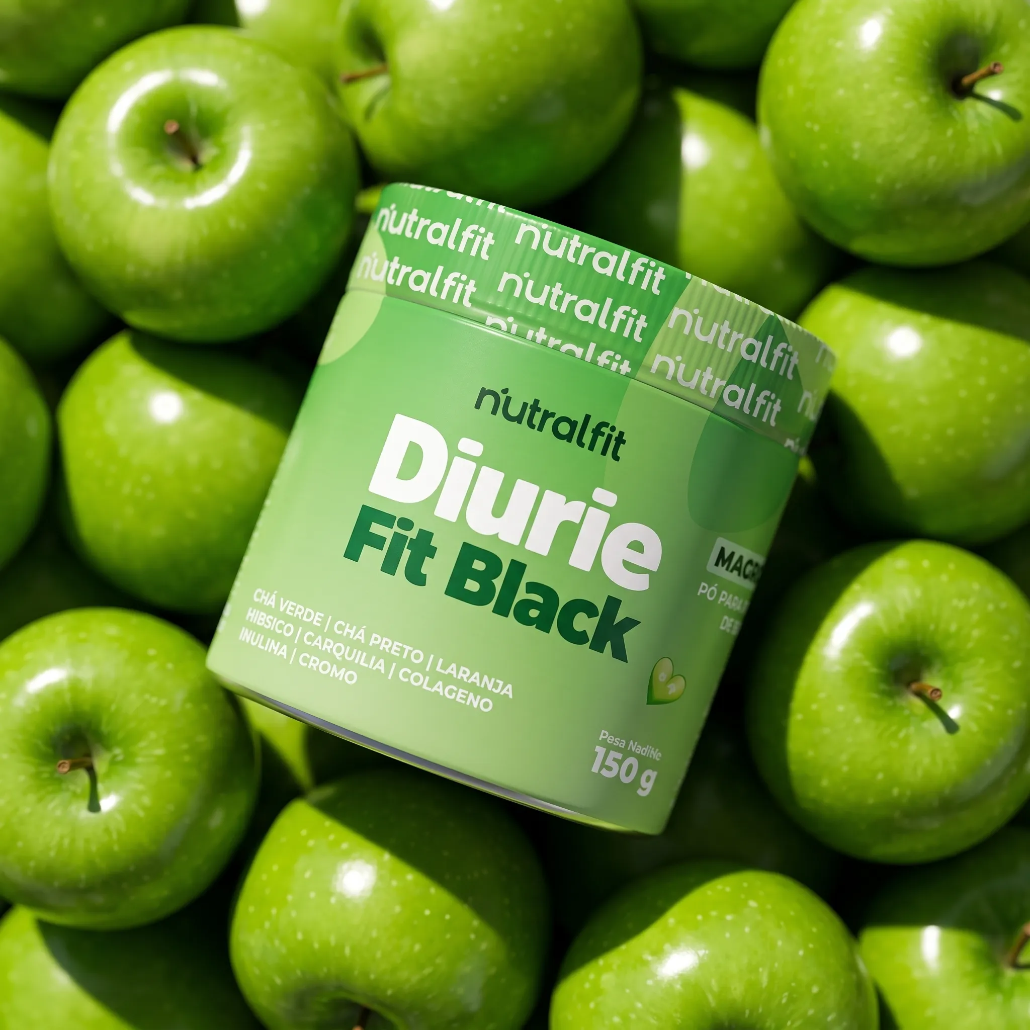 Pote de Diurie Fit Black Maçã Verde entre maçãs verdes